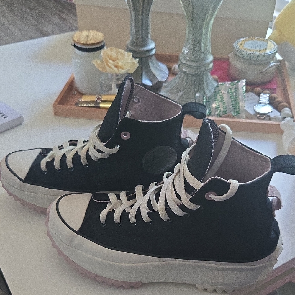 Converse Chuck Taylor HIKER Black and White Sneakers
